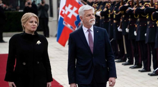 Des tensions surgissent entre la République tchèque et la Slovaquie concernant l&rsquo;Ukraine