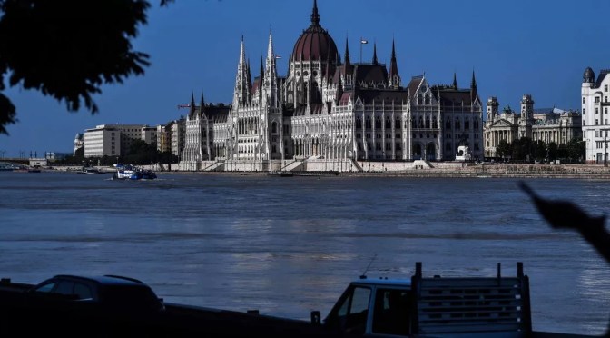 Deux Français dans le viseur des services de renseignement hongrois sur &laquo;&nbsp;l&rsquo;ingérence Russe&nbsp;&raquo;