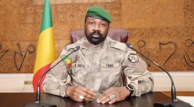 Mali : Assimi Goïta, qui devait remettre le pouvoir aux civils le 26 mars dernier, suspend tous les partis politiques
