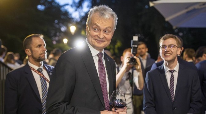 Lituanie : le président Gitanas Nauseda triomphalement réélu pour un deuxième mandat