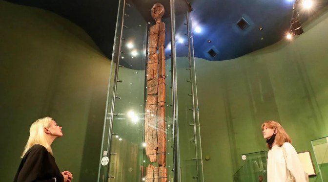 Idole de Shigir : une sculpture en bois de 12 500 ans réécrit l&rsquo;histoire de l&rsquo;art préhistorique