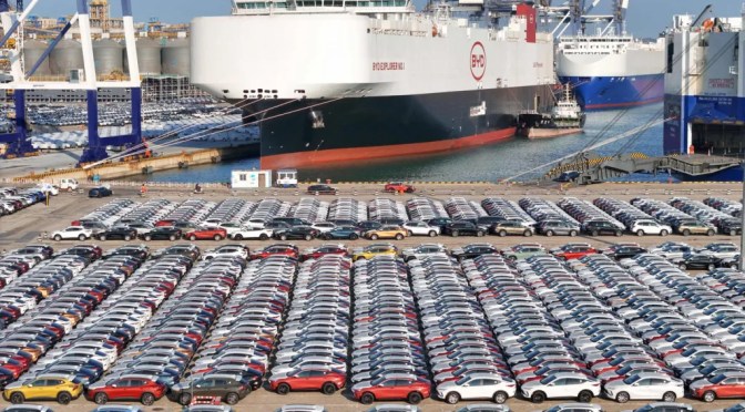 L&rsquo;UE impose des droits de douane de 27% à 48% sur les véhicules électriques chinois