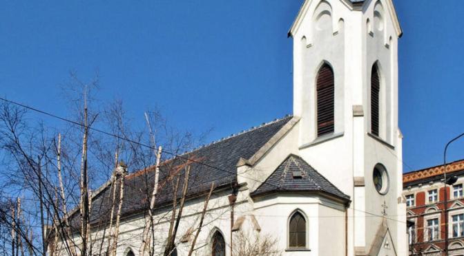 Pologne : un prêtre organise une orgie avec drogues et un prostitué, dans sa paroisse