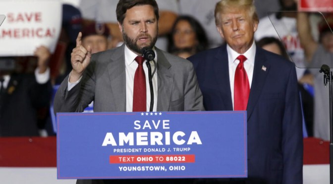 EUA : Qui est J.D. Vance, choisi par Donald Trump comme colistier, et pourquoi ce choix ?