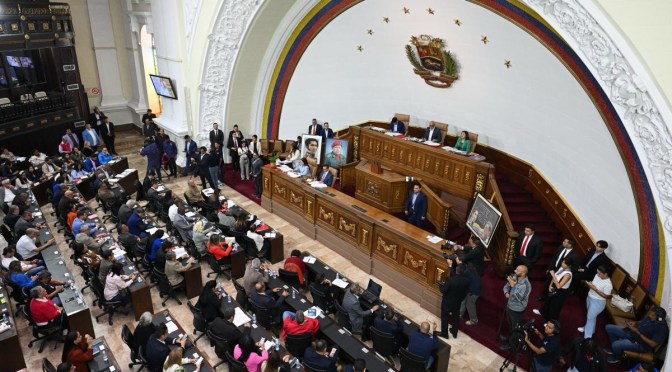 Venezuela : alors que le pouvoir de Maduro est contesté par les Vénézuéliens et plusieurs pays, une &laquo;&nbsp;loi contre le fascisme&nbsp;&raquo; est en préparation