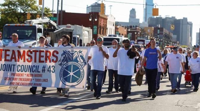 Élection présidentielle EUA 2024 : Kamala Harris cherche à attirer les latinos, mais perd le soutien du syndicat des chauffeurs routiers