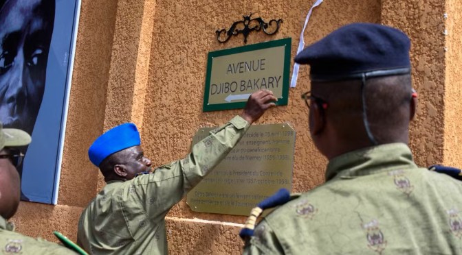 Niger : le général Tiani modifie les noms des rues et des monuments à connotation française