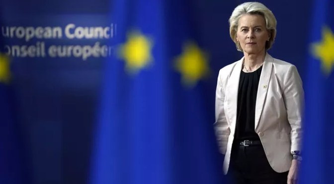 Von der Leyen reporte ses déplacements en raison d&rsquo;une «sévère pneumonie»… Juste avant son procès &laquo;&nbsp;Pfeizer&nbsp;&raquo; à Liège…