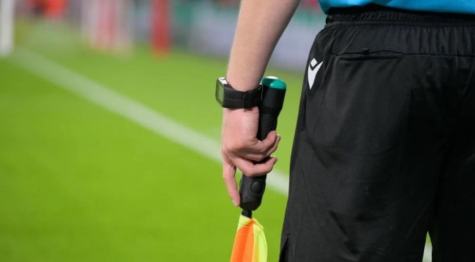 Football : Les arbitres français menacent d’exercer leur droit de retrait après les propos de Longoria