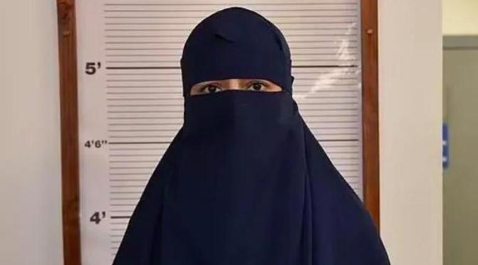 Royaume-Uni : absurdité woke – une terroriste de Daech autorisée à porter le niqab sur sa photo d’identité judiciaire