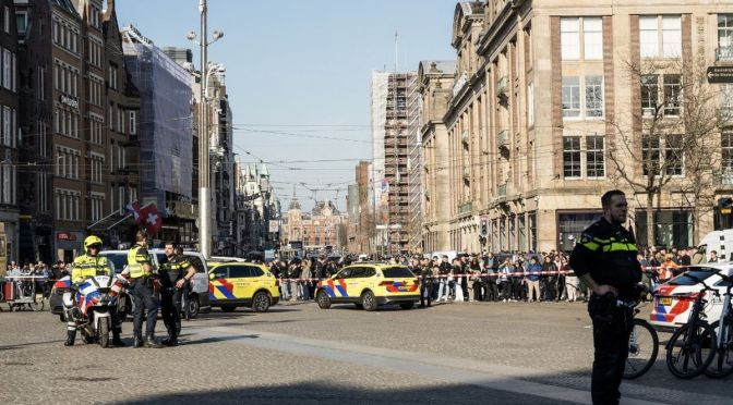 Attaque au couteau à Amsterdam : 5 personnes blessées (essentiellement des touristes) dont 2 gravement, etc… – Ce que l&rsquo;on sait