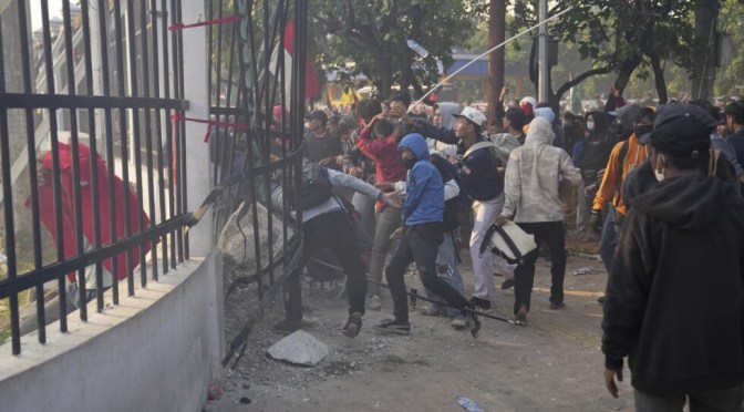 Indonésie : la rue se soulève contre Prabowo Subianto et son régime militaro-oligarchique, un amendement controversé menace les droits