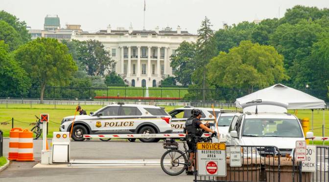 EUA : Échanges de tirs près de la Maison-Blanche – ce que l’on sait