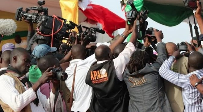 Sénégal : les médias prêts à contre-attaquer face à la décision de «cessation d’activité» ordonnée contre «les médias non conformes», par le ministère de la Communication