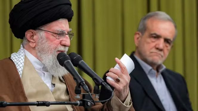 Les États-Unis d&rsquo;Amérique déploient des armes face à l’Iran. A cette menace l’Iran envisage l’arme nucléaire et menace d’attaquer les bases aériennes états-uniennes