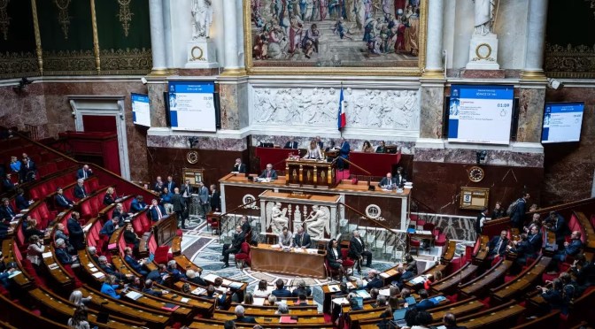 Fin de vie : les députés approuvent en commission un droit à l’aide à mourir