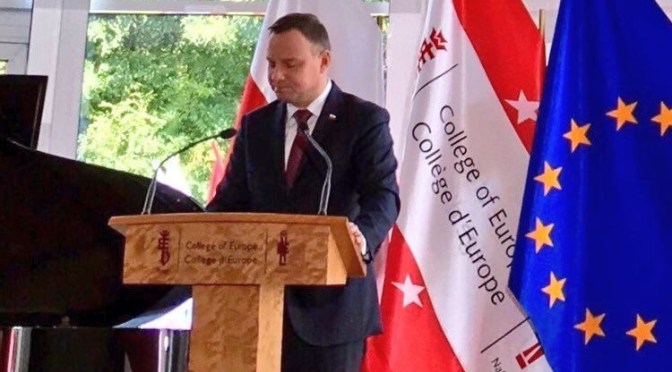 Guerre Russie-Ukraine: &laquo;&nbsp;L&rsquo;Ukraine devra céder sur certains points&nbsp;&raquo; selon le président polonais Andrzej Duda