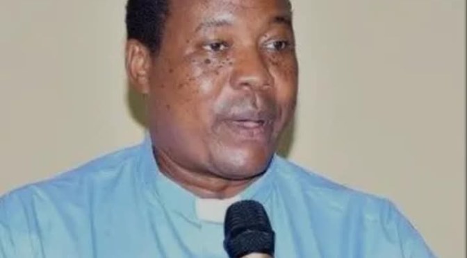 Tanzanie : un prêtre, critique du régime, agressé