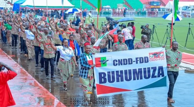 Le Burundi ouvre la double campagne électorale en grande pompe, malgré les accusations de musèlement d’opposants