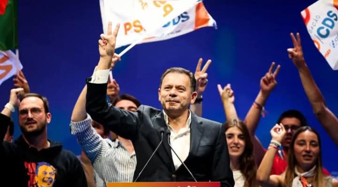 Portugal : la coalition de centre-droit remporte les législatives anticipées sans atteindre la majorité
