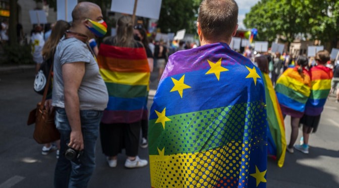 Un million de citoyens européens exigent l’interdiction des thérapies de conversion LGBT+