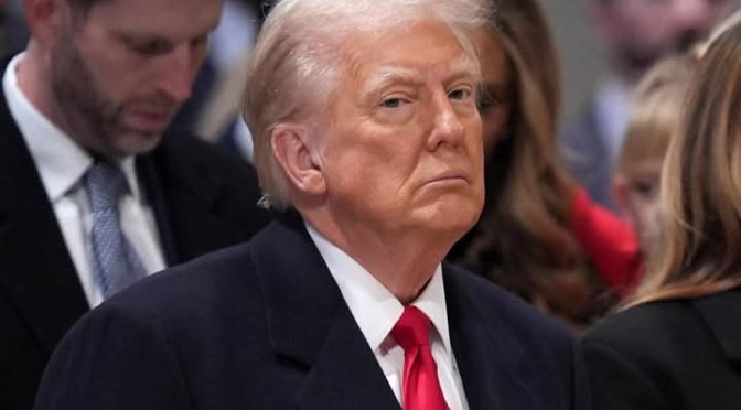 EUA: le torchon brûle entre Donald Trump et la Fédéraliste Society, puissante organisation qui remodèle le système judiciaire du pays