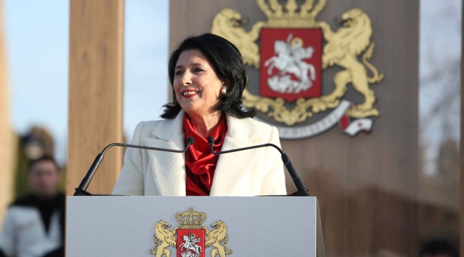 Géorgie: «Le pouvoir réprime mais ne gouverne pas», estime la présidente Salomé Zourabichvili
