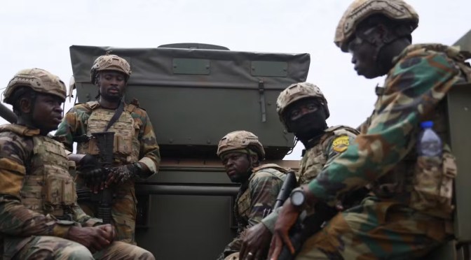 Le Ghana muscle sa défense face à la menace djihadiste : une coopération internationale en pleine expansion
