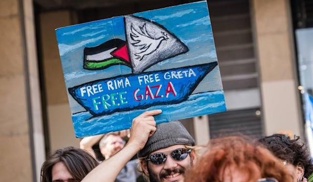 Rima Hassan de retour en France après un vol mouvementé entre Tel Aviv et Paris