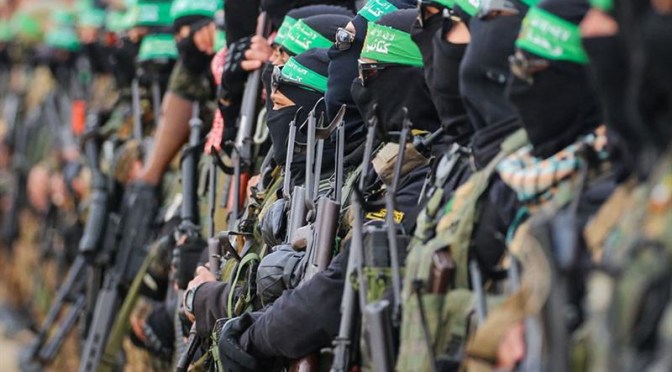 Hamas menace : les otages israéliens pourraient subir le même sort que Ron Arad pilote de chasse israélien