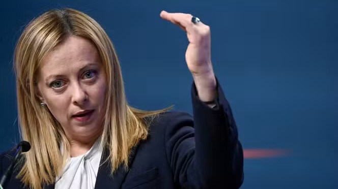 Giorgia Meloni appelle à l’arrêt de la flottille vers Gaza pour préserver les chances de paix