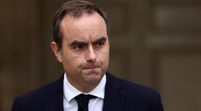 France : à peine reconduit, le Premier ministre Sébastien Lecornu déjà menacé