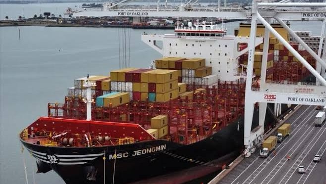 La Chine impose des taxes aux navires américains en représailles aux mesures de Washington