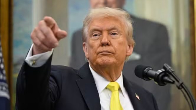 Donald Trump menace de retirer les Jeux olympiques 2028 à Los Angeles après ses avertissements sur le Mondial 2026