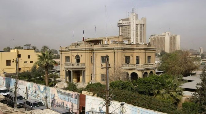 L’État français visé par une procédure judiciaire pour l’occupation de son ambassade à Bagdad