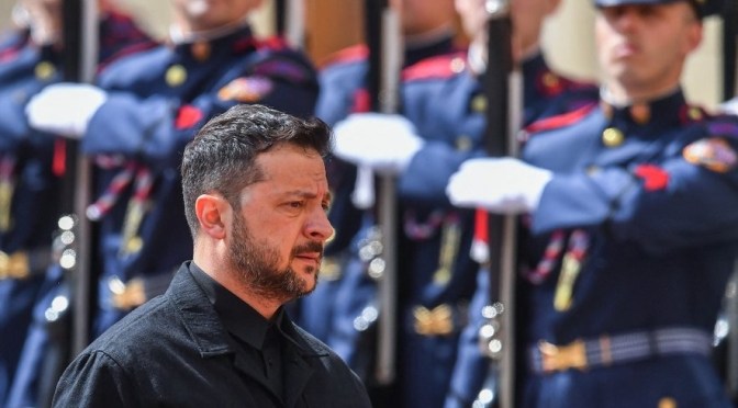 Guerre en Ukraine : Kiev aurait donné son feu vert au plan de paix américain et accepte de limiter son armée à 800 000 soldats