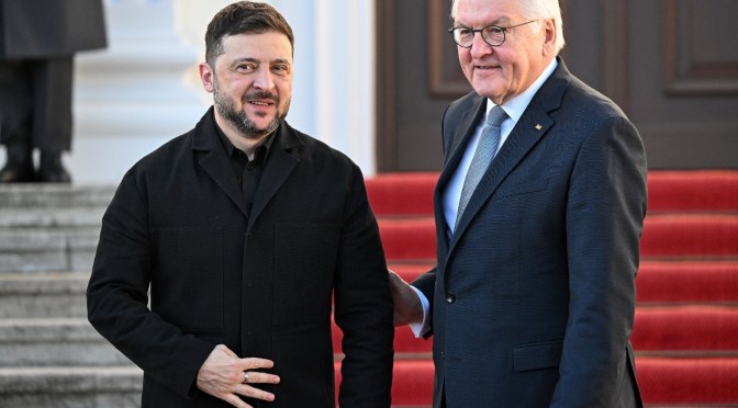 Des rencontres secrètes entre le FBI et le négociateur ukrainien inquiètent les Occidentaux