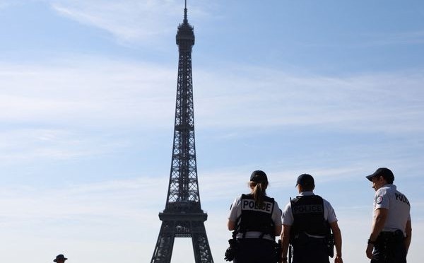 Paris : La Tour Eiffel et plusieurs sites évacués après des alertes à la bombe