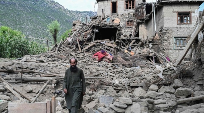 Le Pakistan mène des frappes dans l’est de l’Afghanistan au lendemain d’un important séisme