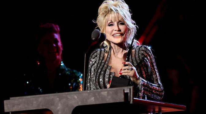 États Unis d’Amérique : Dolly Parton meurt à 80 ans après un bref combat contre le cancer, laissant six décennies de musique et une œuvre qui dépasse la country